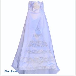 2 Be Wedding Dress
